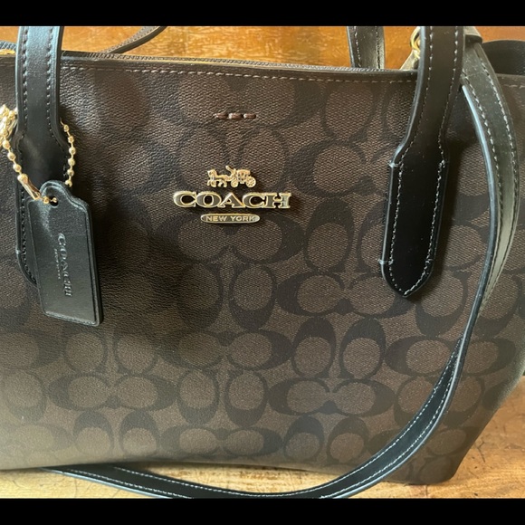 Coach Signature Avenue canvas Carryall Tote - Picture 9 of 9